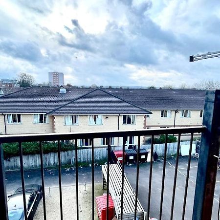 Holiday Flat In Central Slough Near To London Heathrow And Windsor With Free Car Park Dış mekan fotoğraf