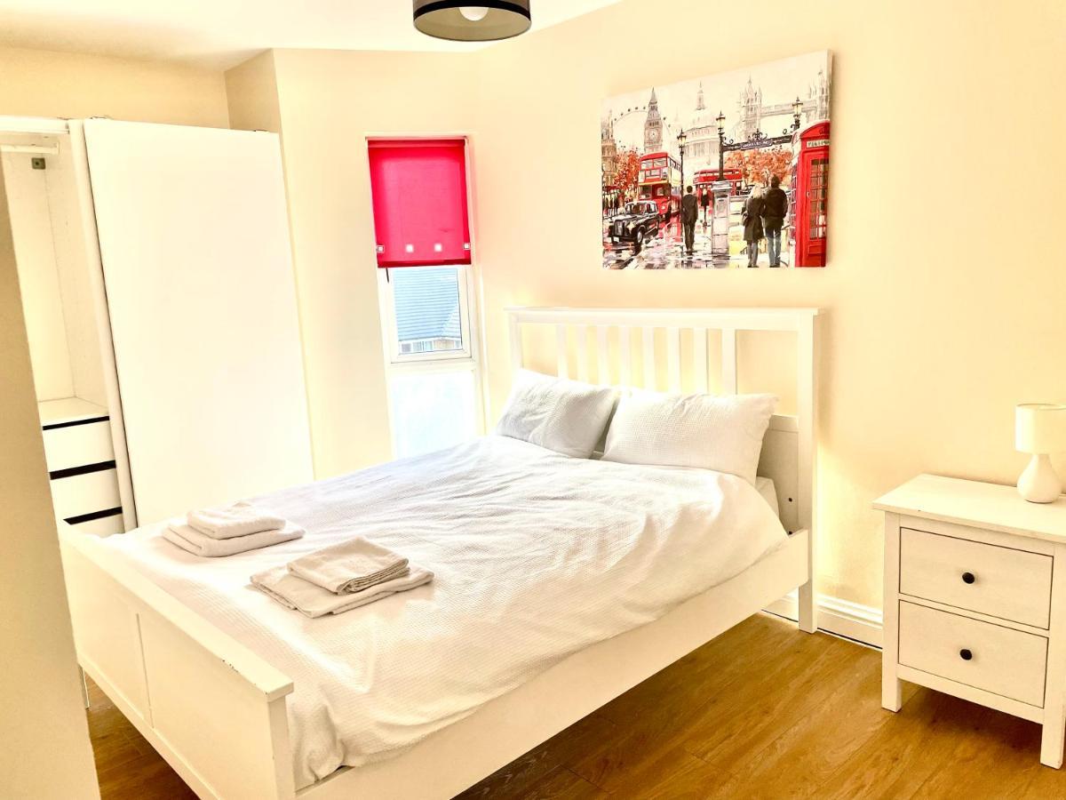 Holiday Flat In Central Slough Near To London Heathrow And Windsor With Free Car Park Dış mekan fotoğraf